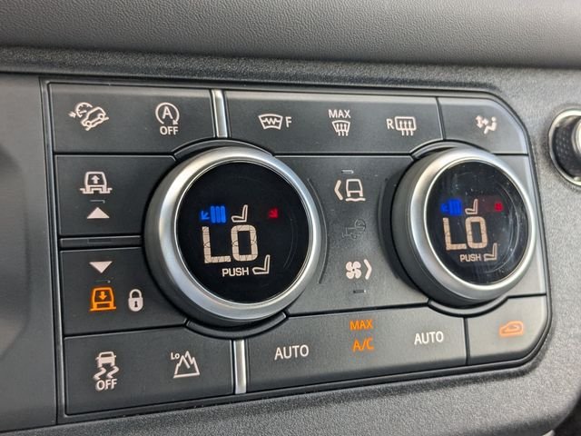 Used 2025  Land Rover X-Dynamic SE image 26