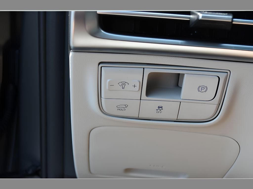 Used 2025 Ecotronic Gray Matte Hyundai Limited image 23