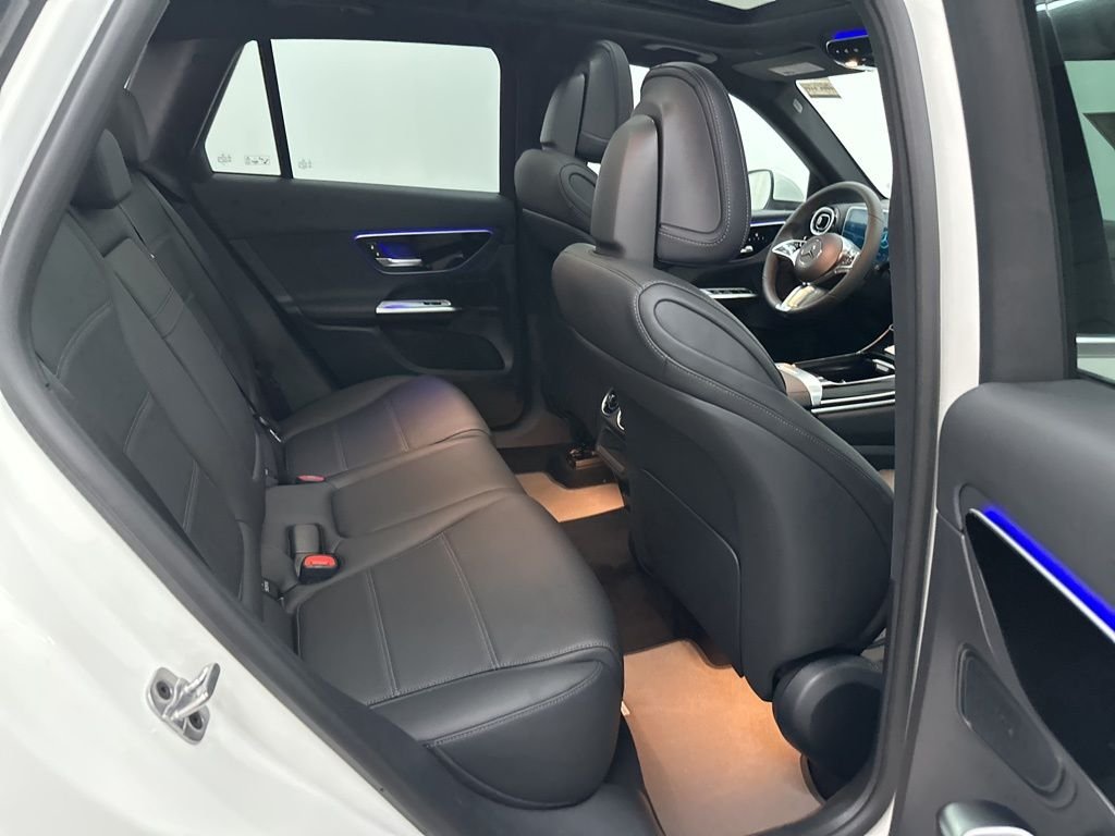 Used 2026 White Mercedes-Benz GLC 300 image 23