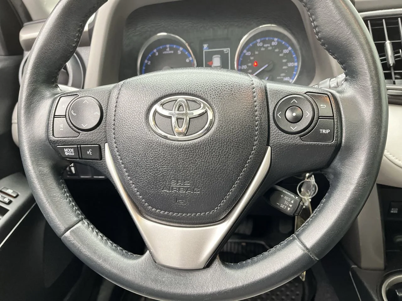 Used 2016 Gray Toyota XLE image 14