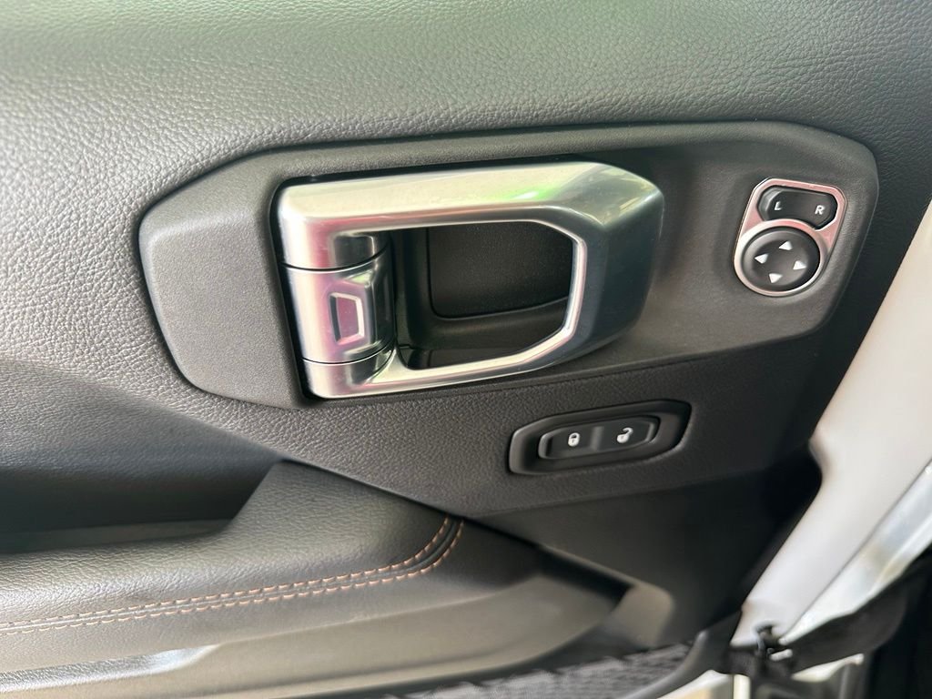 Used 2022 White Jeep Unlimited Rubicon 392 image 12