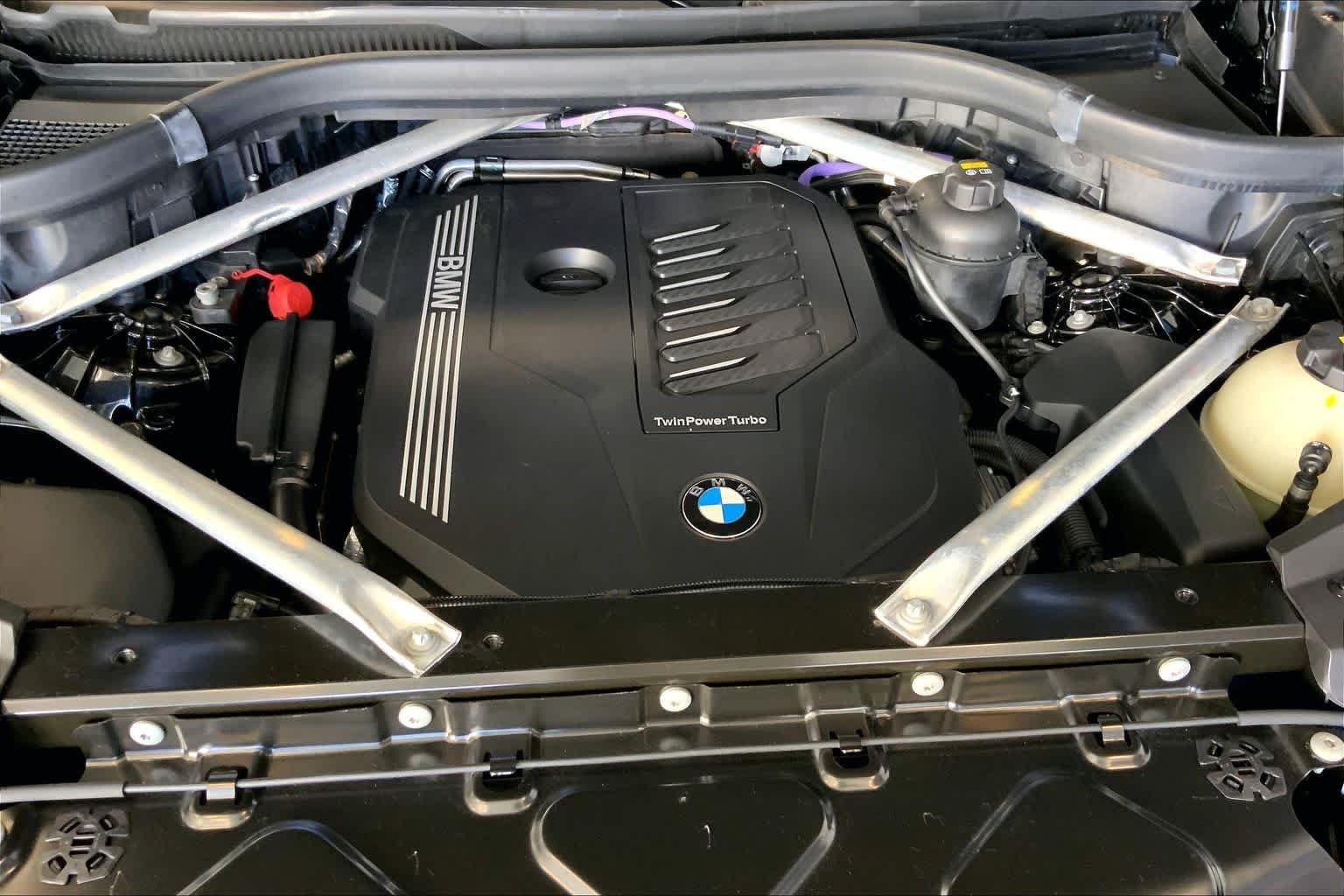 Used 2021 Black Sapphire Metallic BMW xDrive40i image 30
