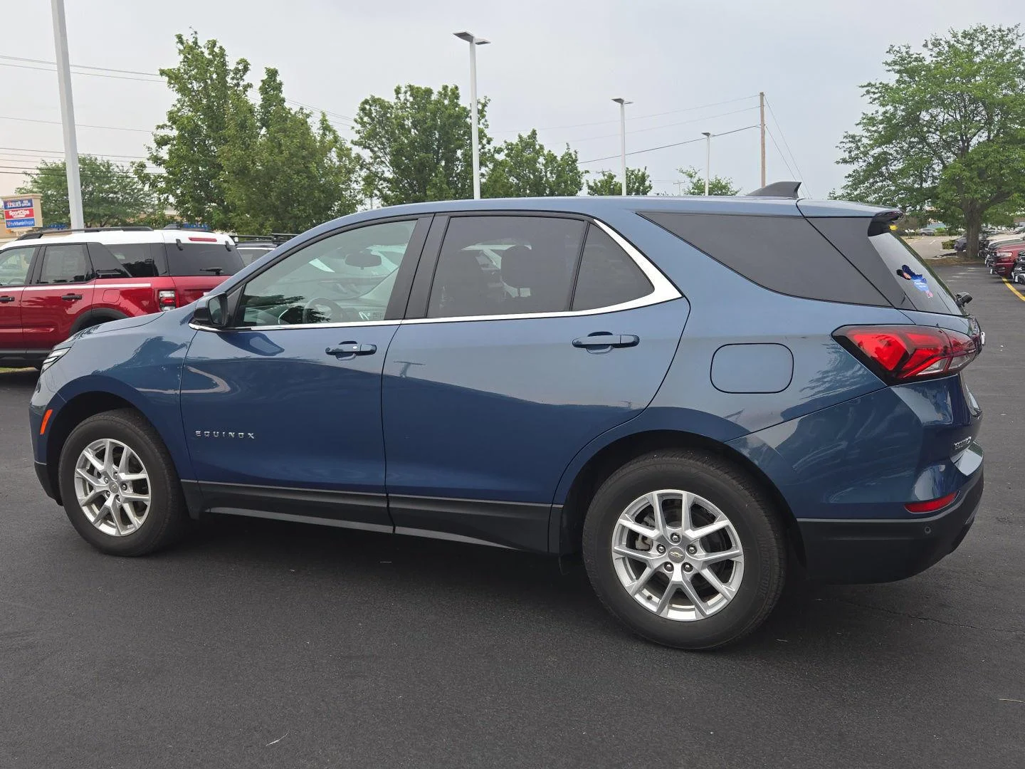 Used 2024 Lakeshore Blue Metallic Chevrolet LT image 3