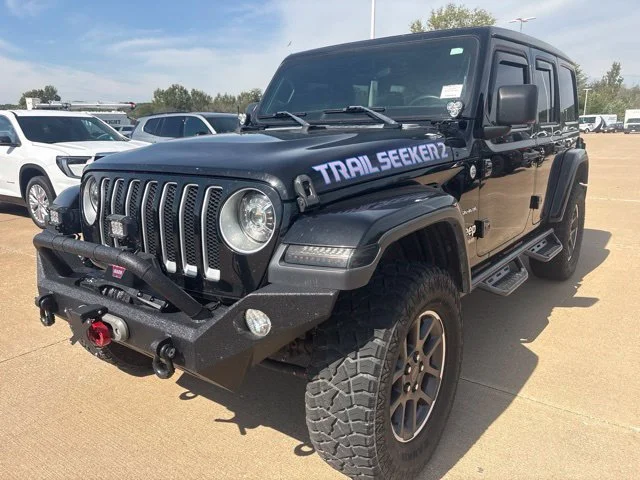 Used 2019  Jeep Sahara image 7