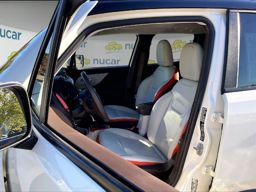 Used 2017 White Jeep Limited image 10