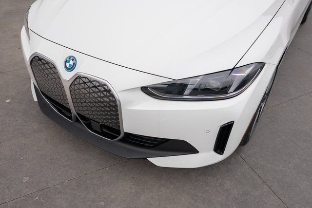 Certified Used 2025 Alpine White BMW xDrive40 image 8