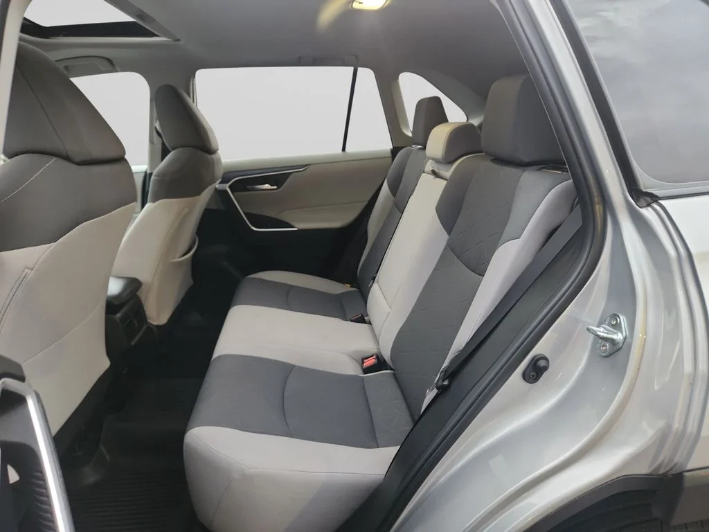 Used 2022 Silver Toyota XLE image 16