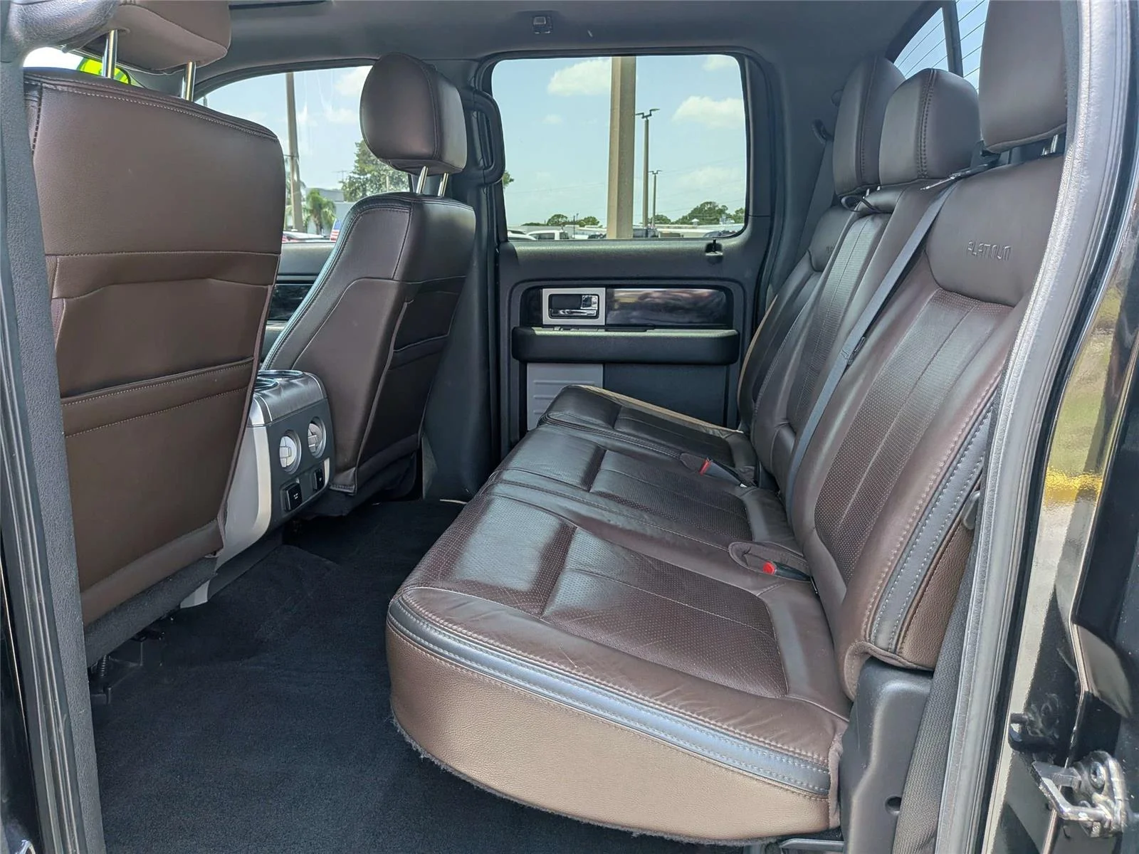 Used 2012  Ford Platinum image 13