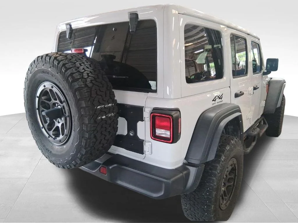 Used 2023 White Jeep Rubicon image 5
