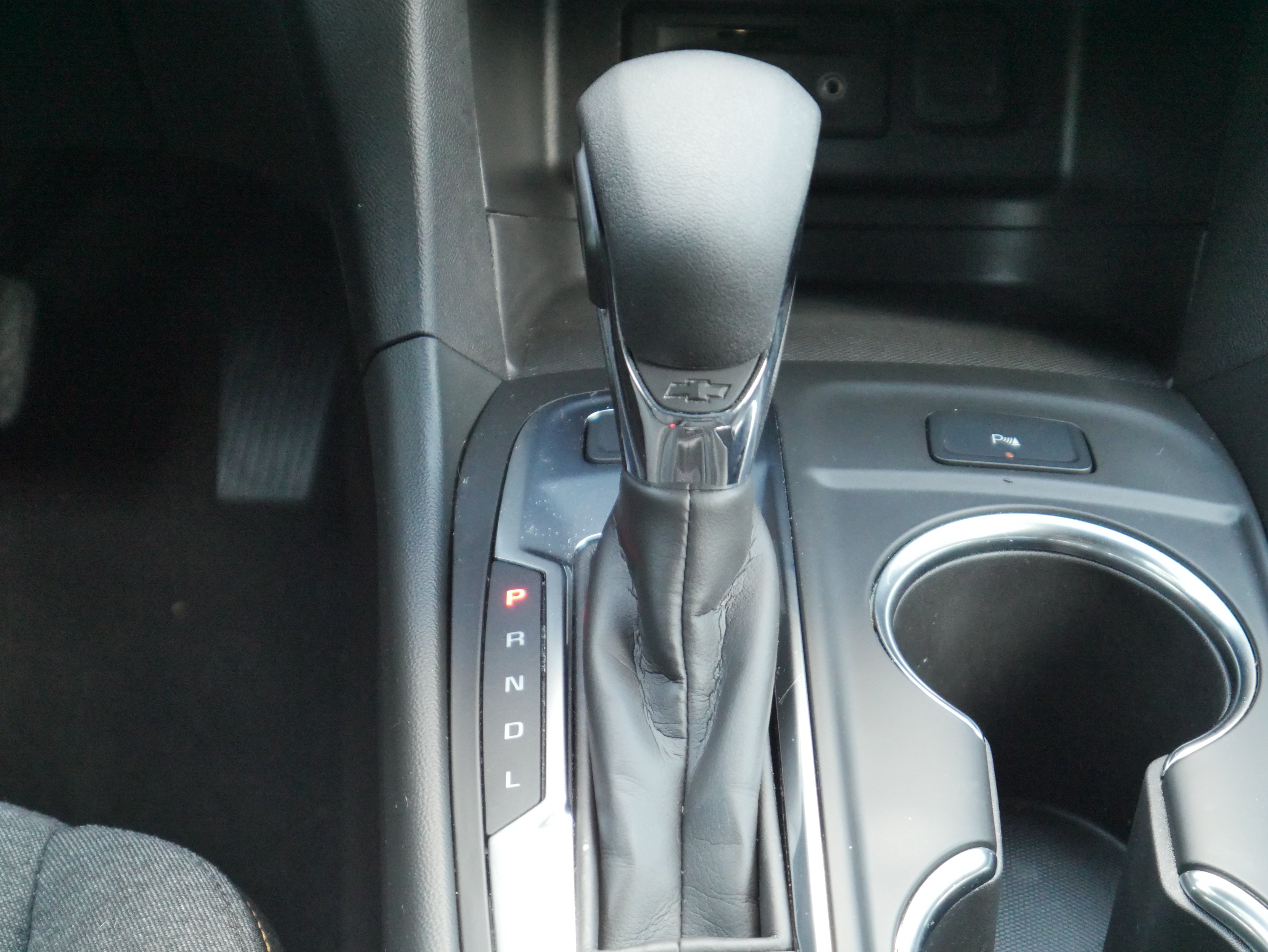 Used 2024 Summit White Chevrolet LT image 22