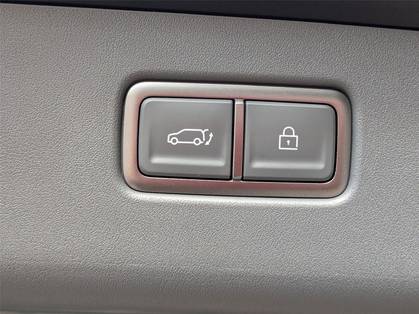 New 2026 EBONY BLACK KIA WIND image 36
