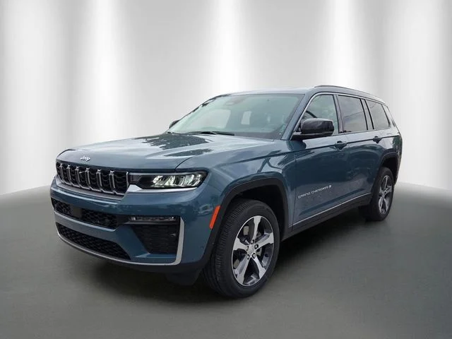 New 2026 Steel Blue Exterior Paint Jeep Limited image 2