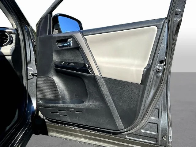 Used 2018 Gray Toyota Limited image 30