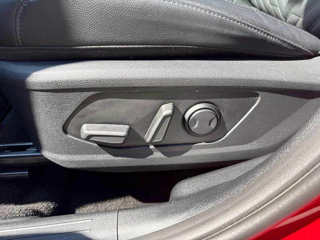 Used 2026 Red Kia X-Line image 10