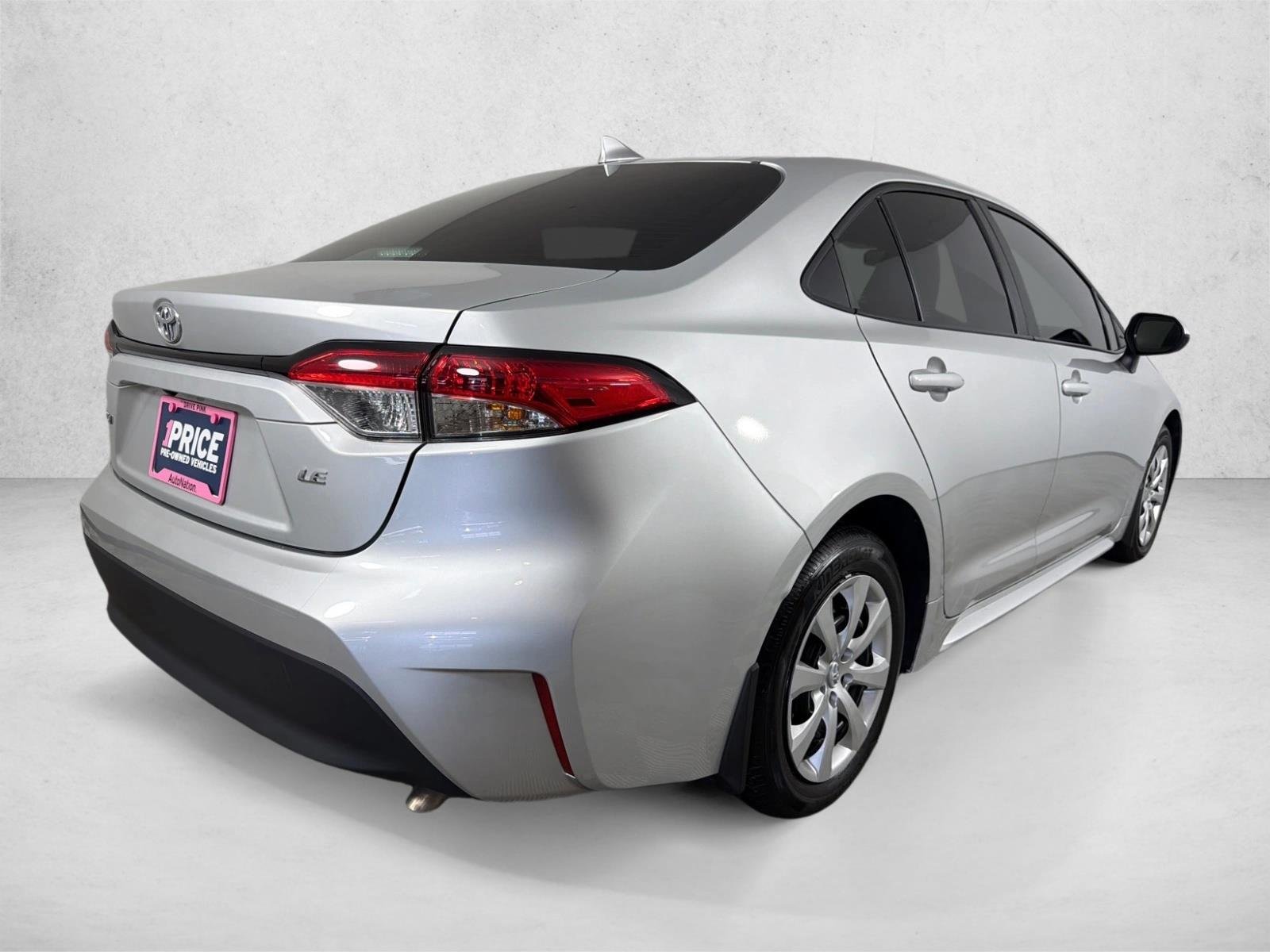 Used 2025 Classic Silver Metallic Toyota LE image 3