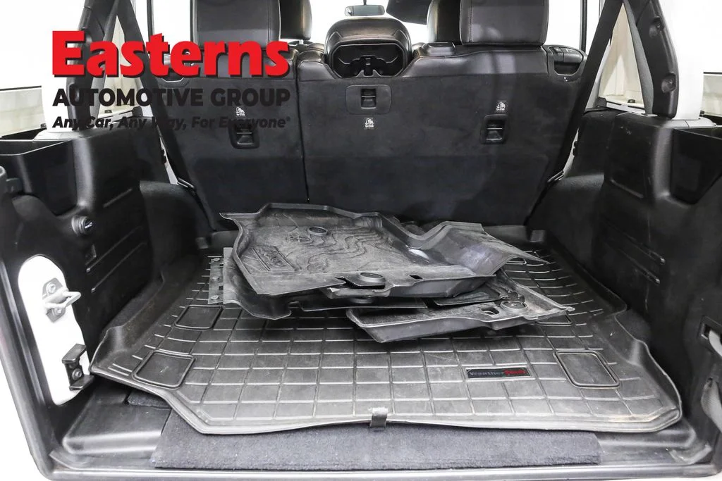 Used 2020 White Jeep Unlimited Rubicon image 9
