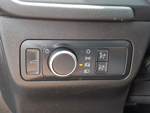 Used 2022 Black Ford SE image 27