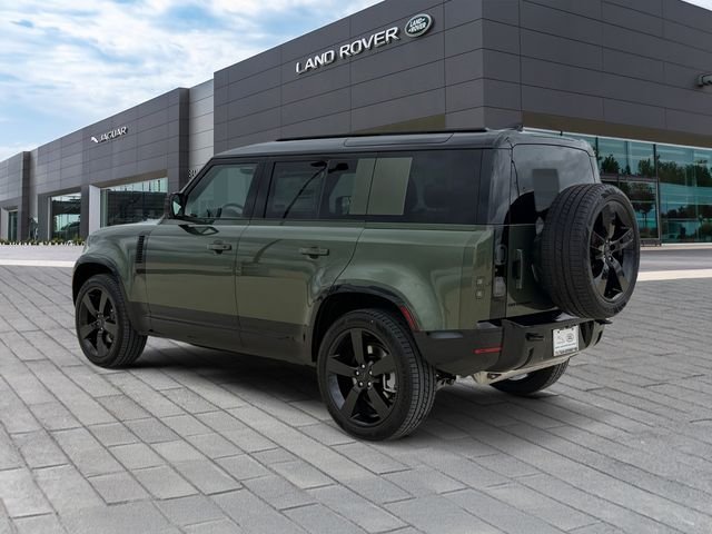 New 2026 Woolstone Green Land Rover X-Dynamic SE image 3