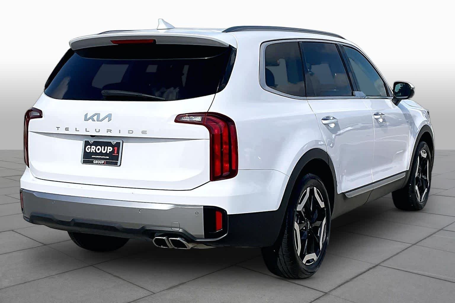 Certified Used 2025 Glacial White Pearl Kia S image 12
