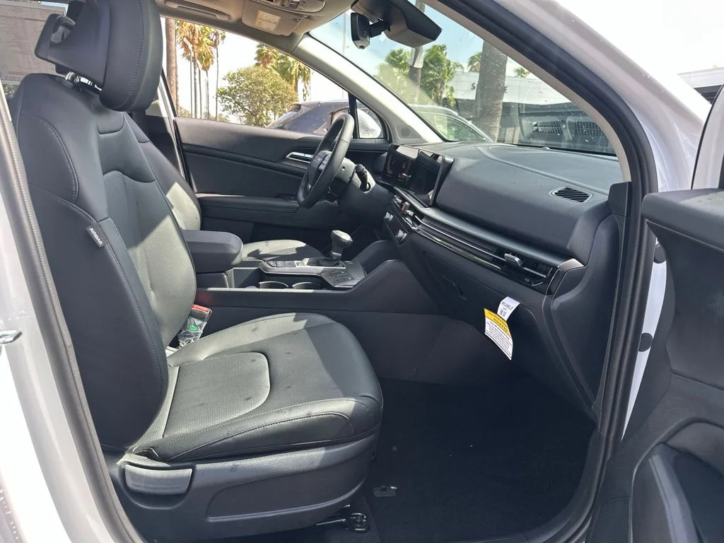 New 2027 White Kia EX image 16