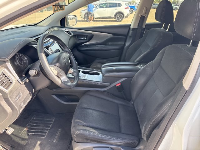 Used 2018 White Nissan S image 9