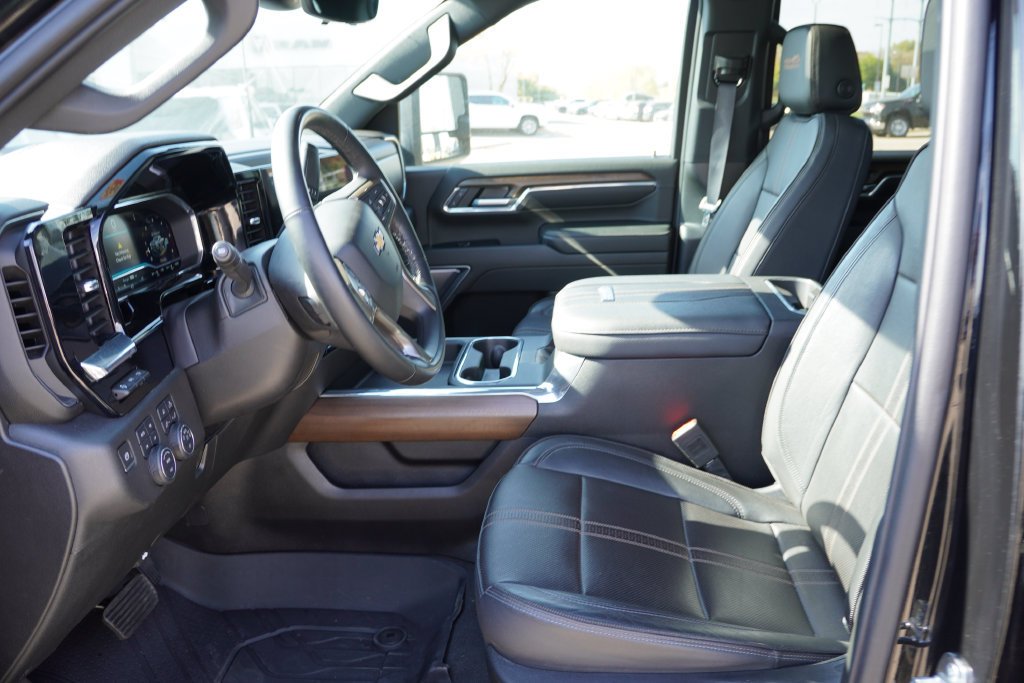 2024 Chevrolet Silverado 3500HD High Country - Photo 16