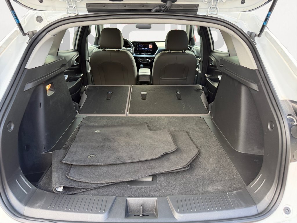 2025 Chevrolet Trax Activ - Photo 11