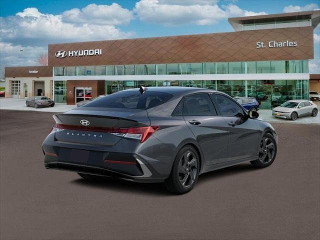 Used 2026 Gray Hyundai SEL Sport image 5