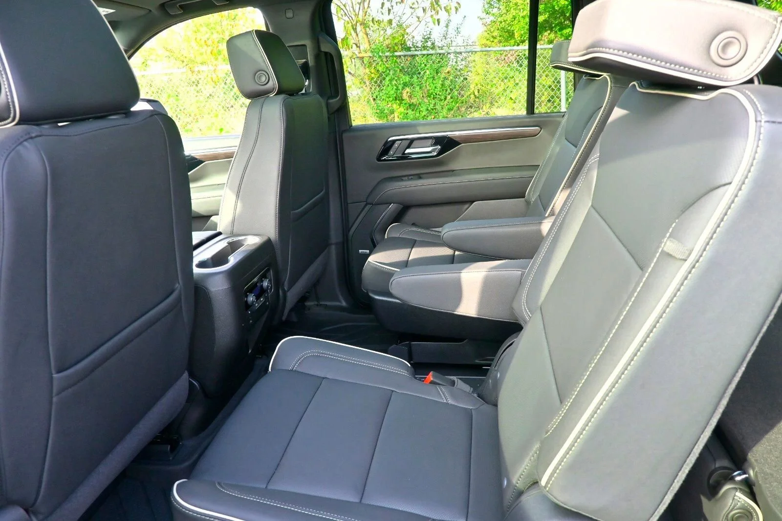 2026 Chevrolet Suburban Premier - Photo 29