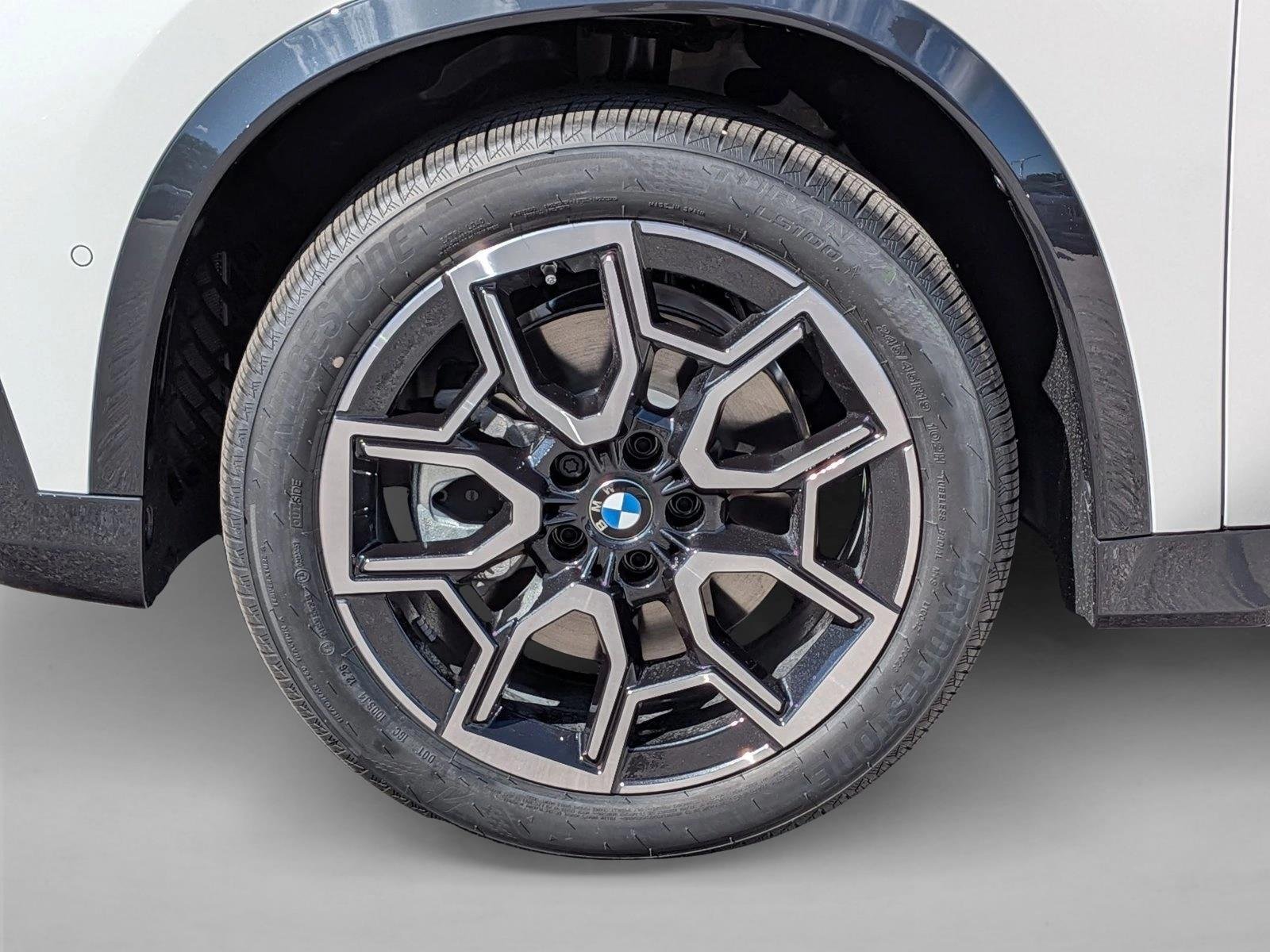 Used 2026 Alpine White BMW xDrive28i image 10