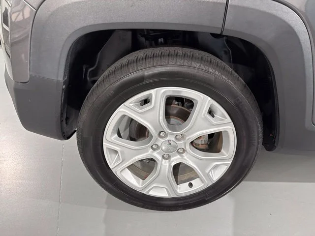 Used 2017 Gray Jeep Limited image 12