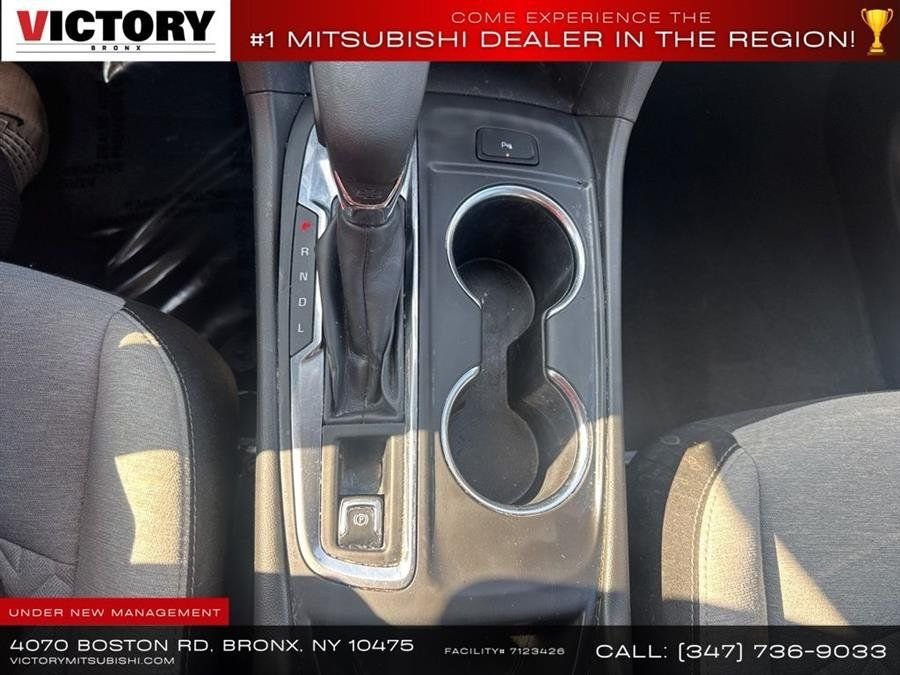 Used 2023 White Chevrolet LT image 43