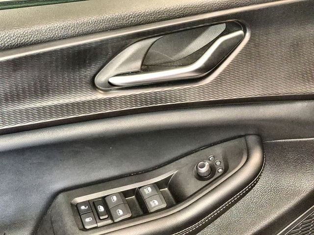 Used 2024 White Jeep Altitude image 13