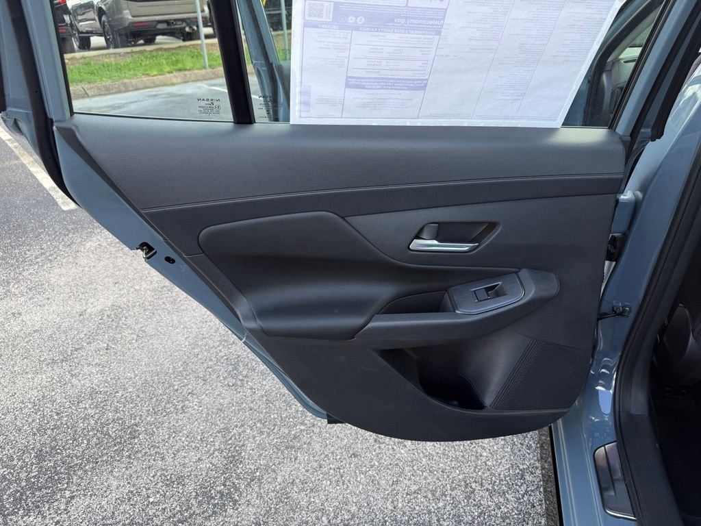 New 2026 Atlantic Gray Metallic / Super Black Two-tone Nissan SR image 12