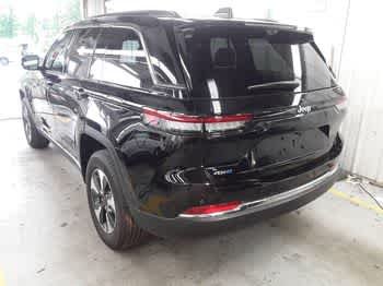 Used 2024 Diamond Black Crystal Pearlcoat Jeep  image 3