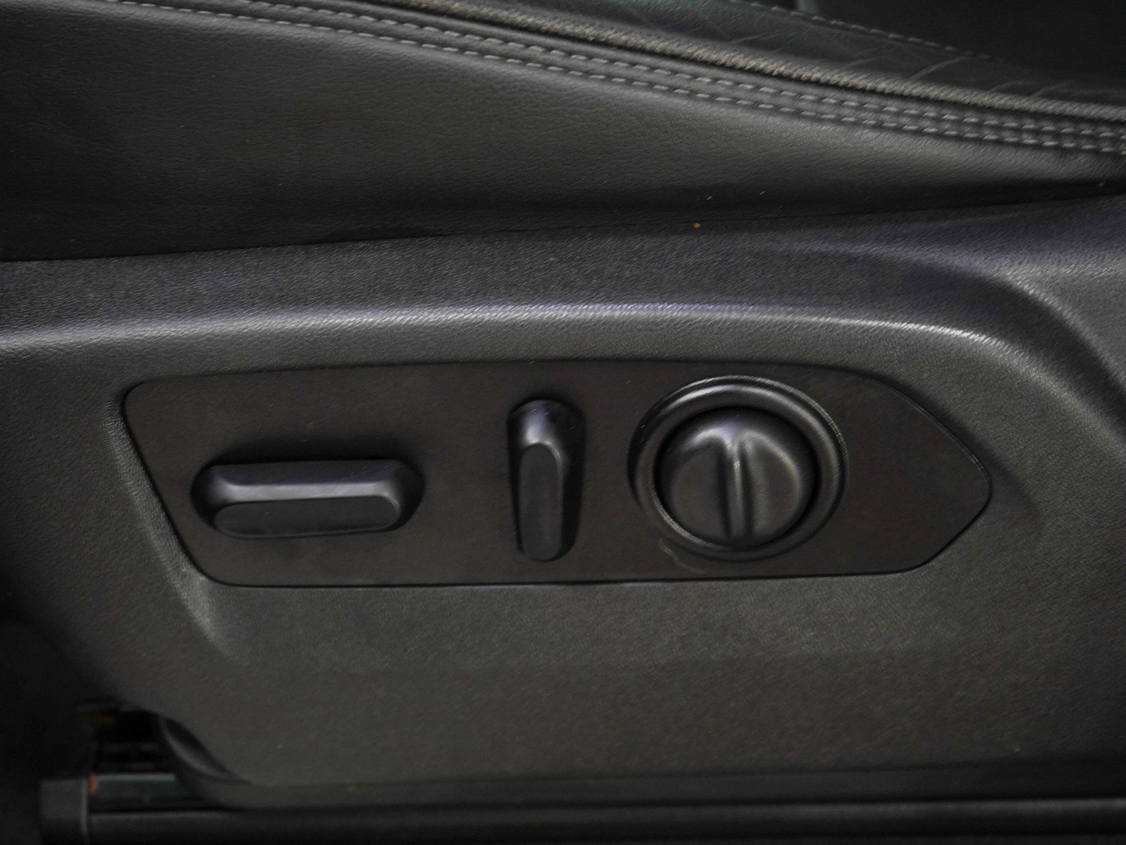 Used 2020 SATIN STEEL METALLIC Chevrolet High Country image 25