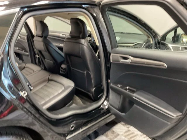 Used 2018 Black Ford SE Luxury image 25