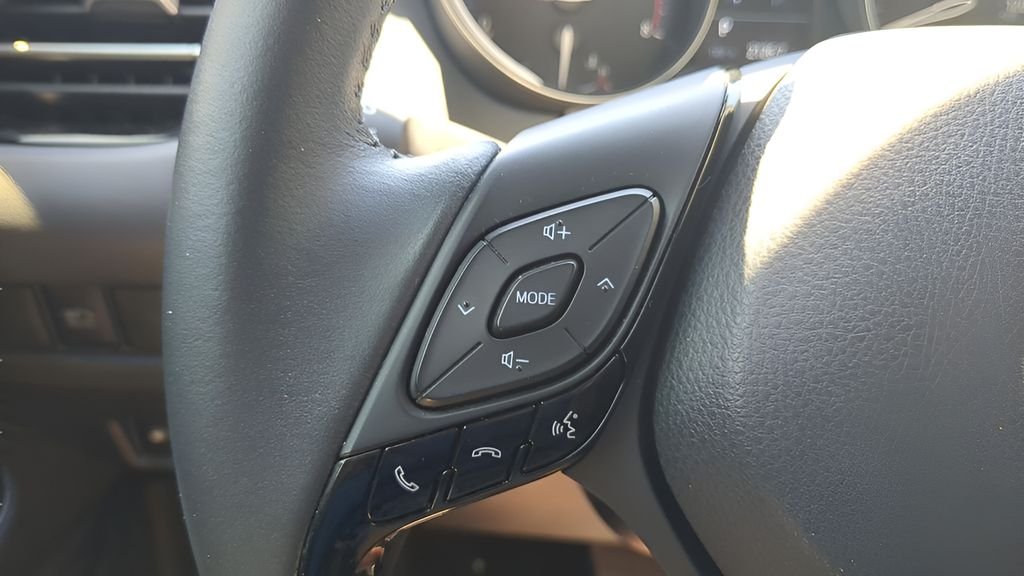 Used 2022 Red Toyota Nightshade image 18
