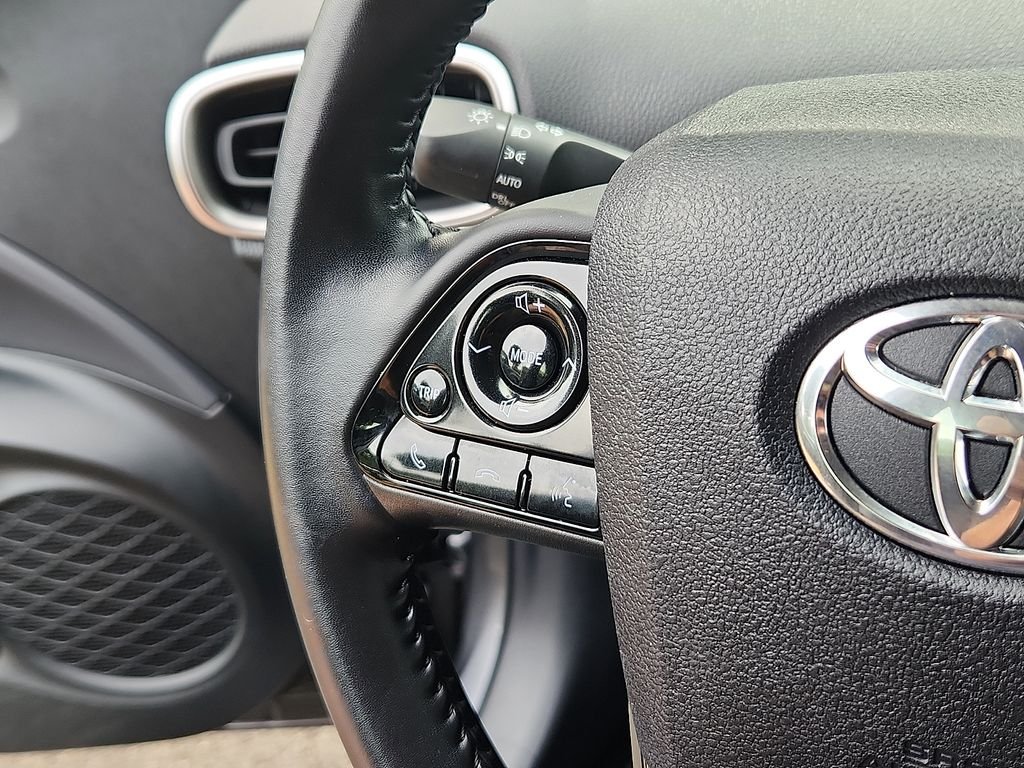 Used 2021 Magnetic Gray Metallic Toyota XLE image 21