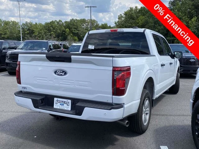 New 2026 Oxford White Ford XLT image 2