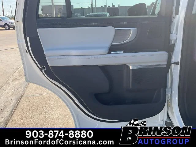 New 2027 Star White Metallic Tri-Coat Ford Platinum image 29