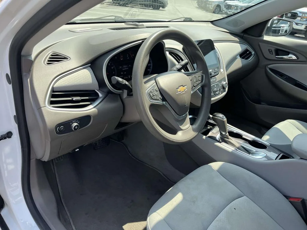 Used 2020 White Chevrolet LS image 14