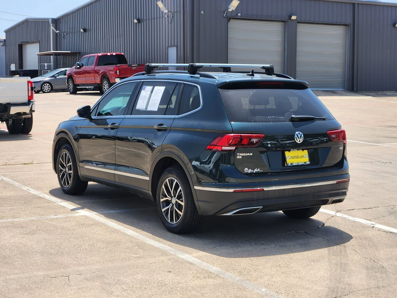 Used 2018 Green Volkswagen 2.0T SE image 4