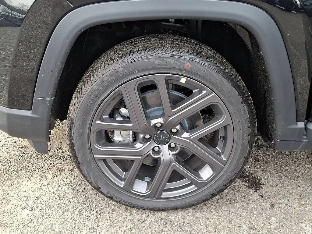 New 2026 Diamond Black Crystal Pearlcoat Jeep Limited Altitude image 19