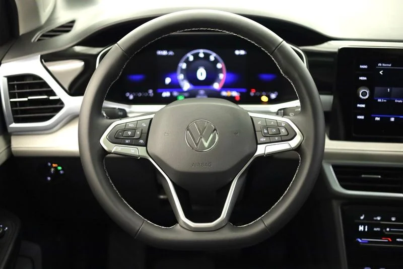 New 2026 Black Volkswagen 1.5T SE image 13