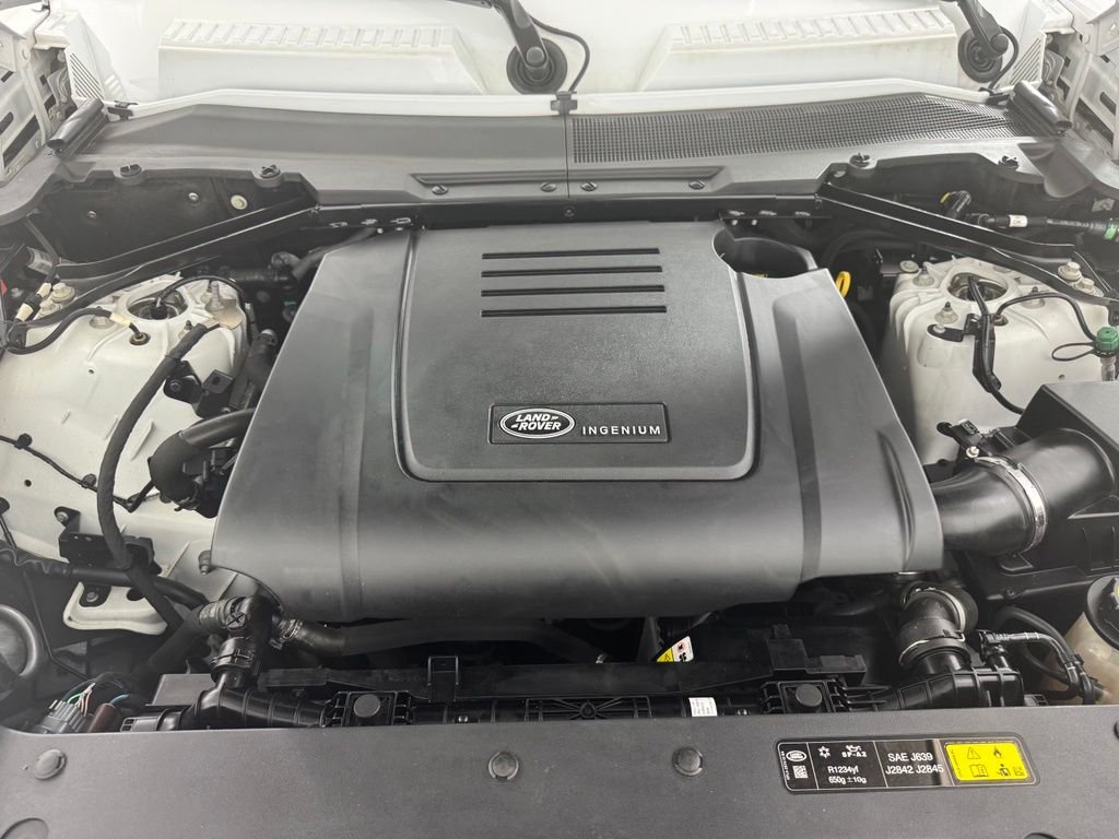 Used 2022 White Land Rover Standard image 30