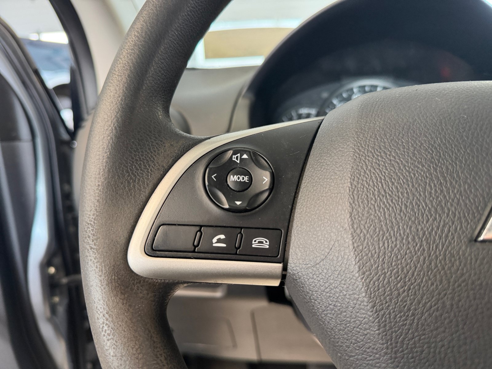 Used 2018 Gray Mitsubishi ES image 11