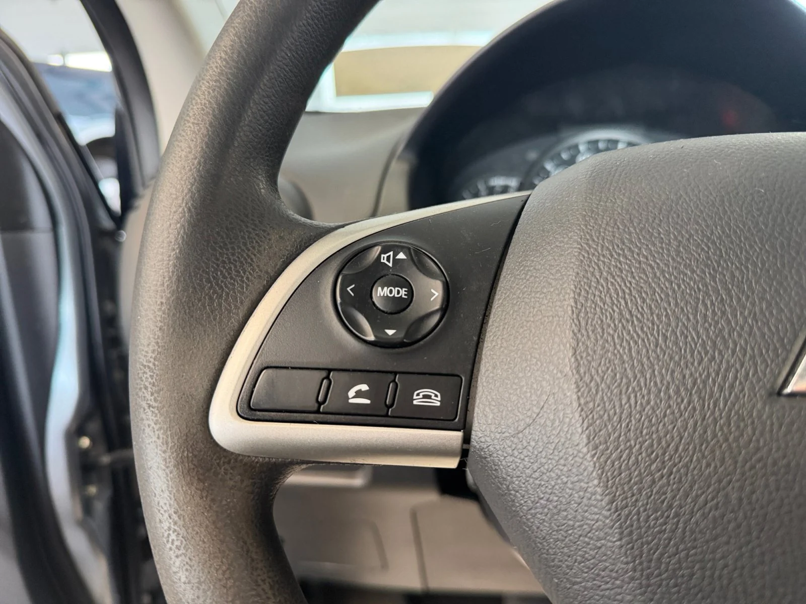 Used 2018 Gray Mitsubishi ES image 11
