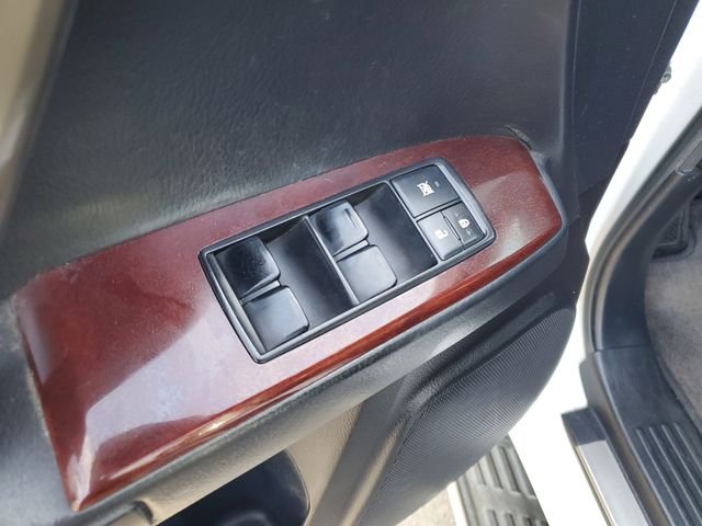 Used 2016 White Lexus 460 image 9