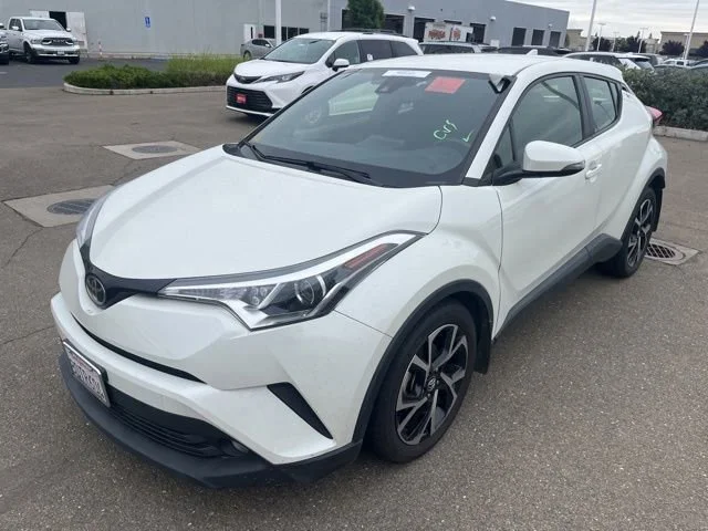 Certified Used 2018 Blizzard Pearl Toyota XLE Premium image 1